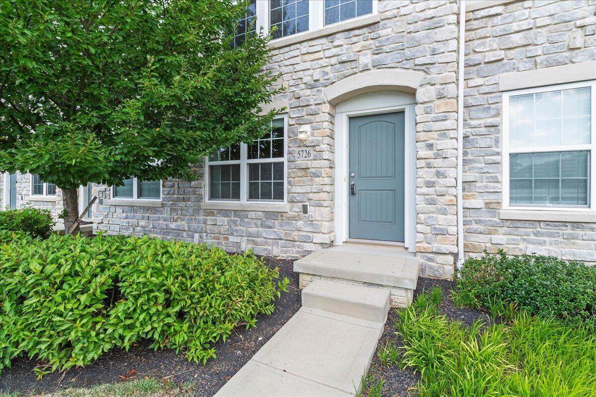 5726 Hayden Run Boulevard - Photo 1