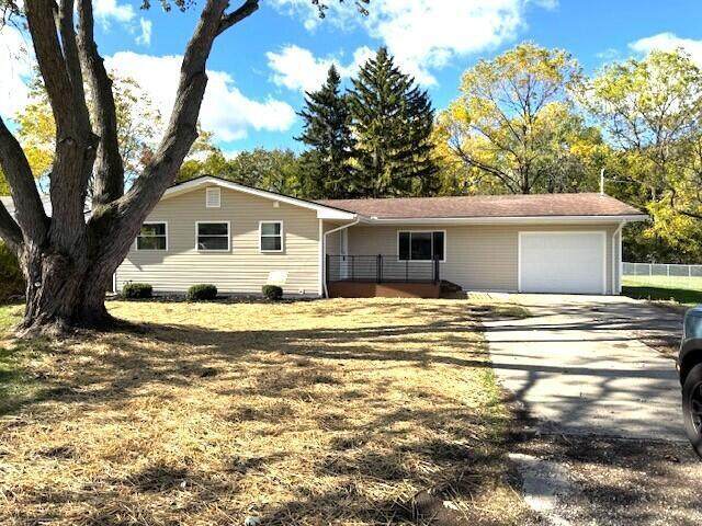 499 Carolyn Drive - Photo 1