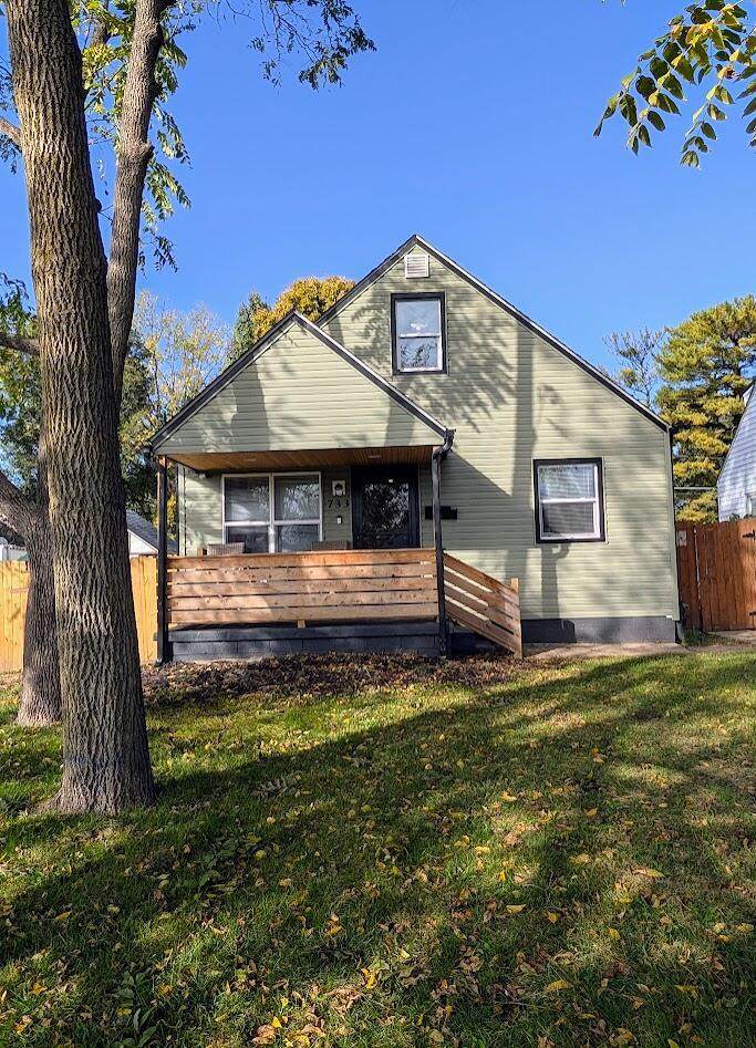 733 Napoleon Avenue - Photo 1