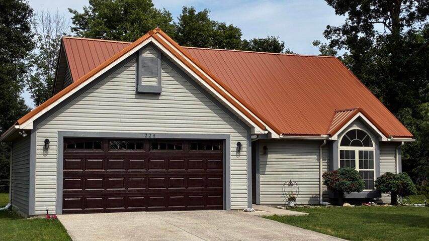 224 Oakcrest Court - Photo 1