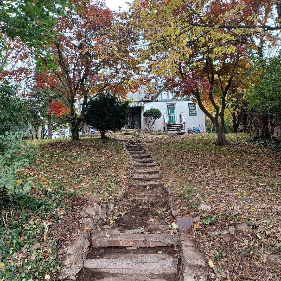 837 Sunbury Road - Photo 1