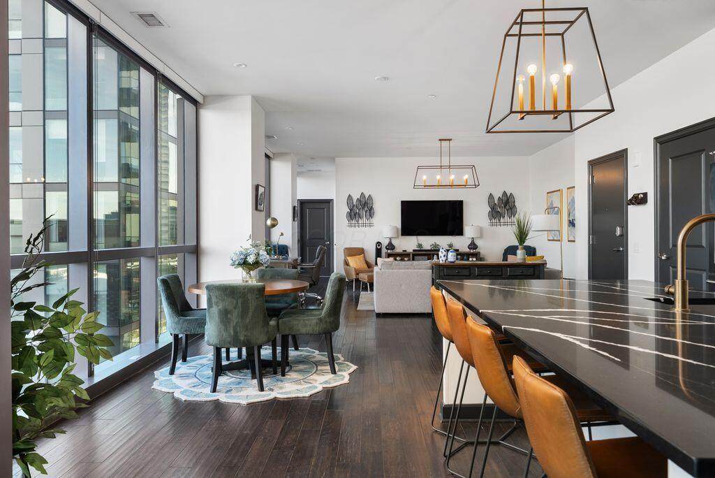 250-613 Spring Street - Photo 1