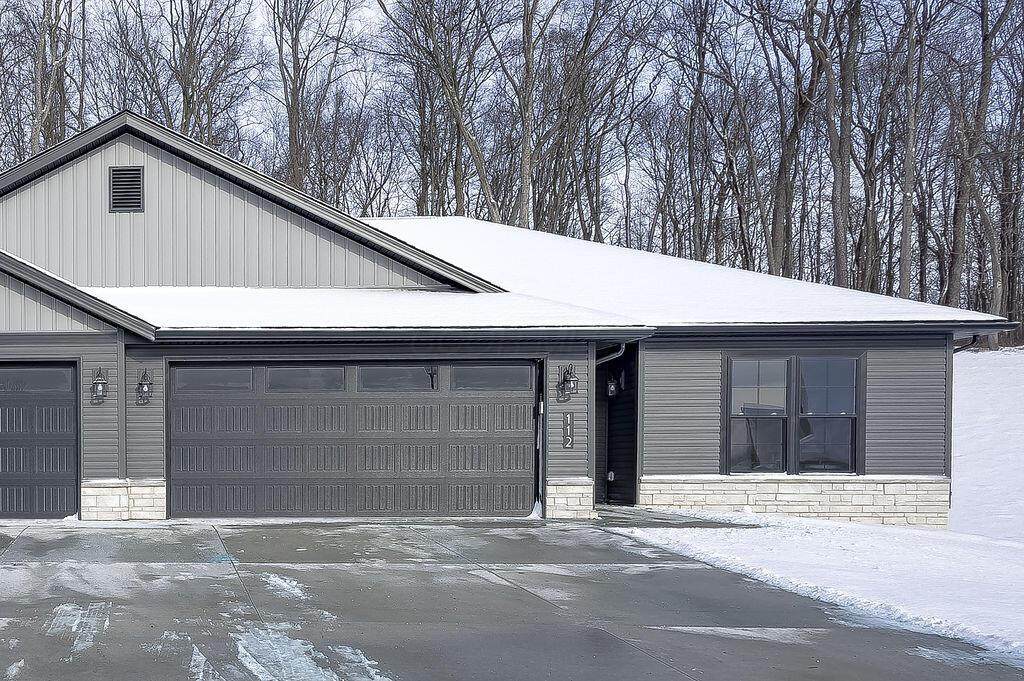 112 Roanoke Street - Photo 1