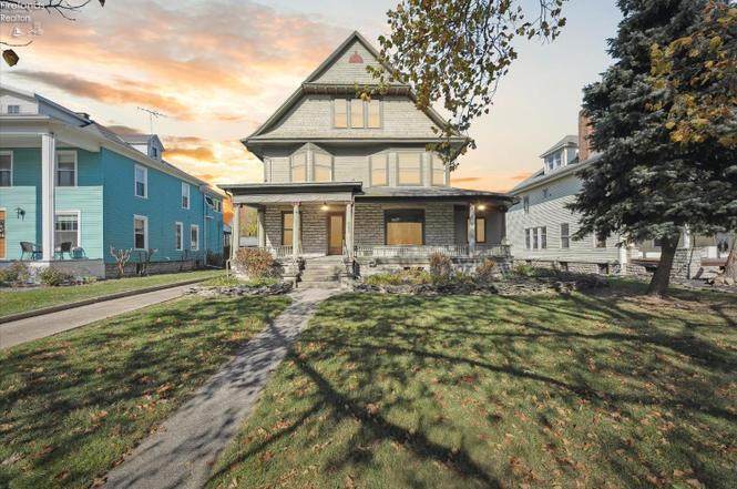 521 2nd Street - Photo 1