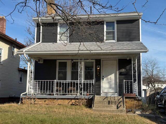 624 Wrexham Avenue - Photo 1