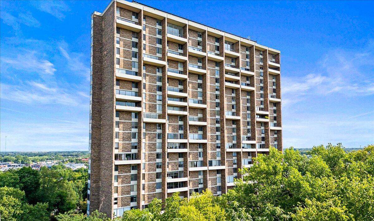 1000-1507 Urlin Avenue Avenue - Photo 1