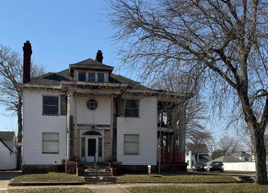 615 Court Street - Photo 1