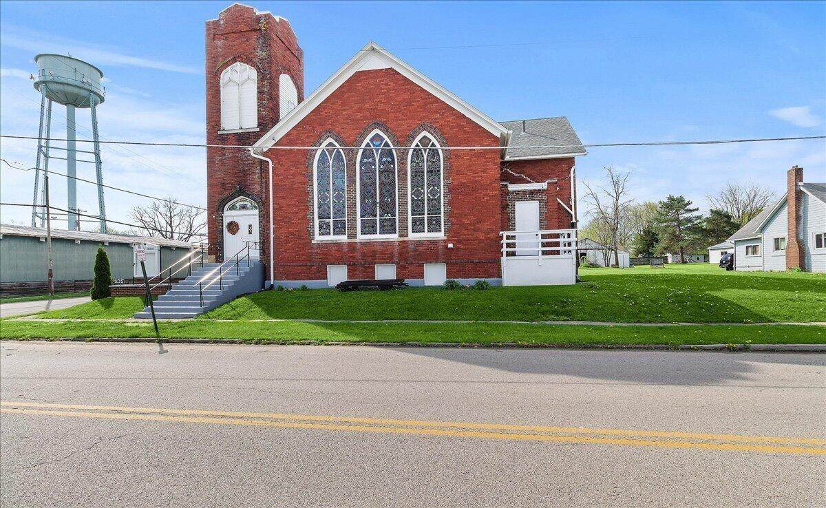 205 Center Street - Photo 1