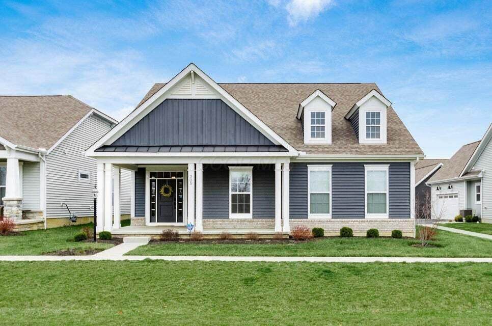 205 Honeywood Drive - Photo 1