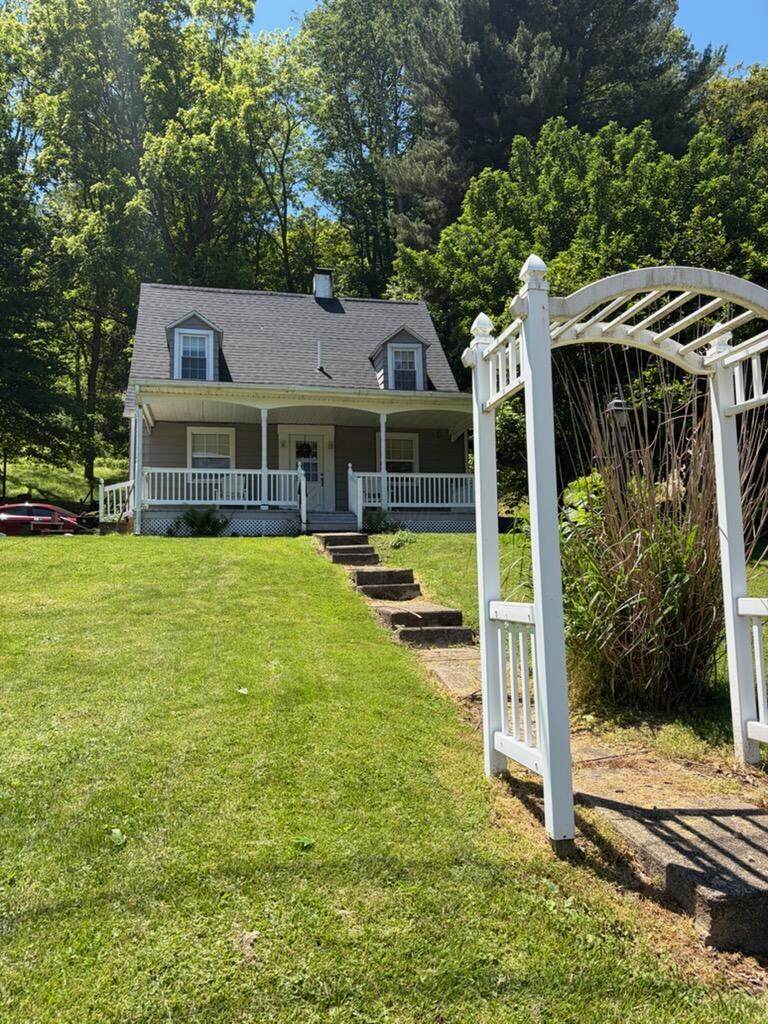 630 Fairgrounds Road - Photo 1