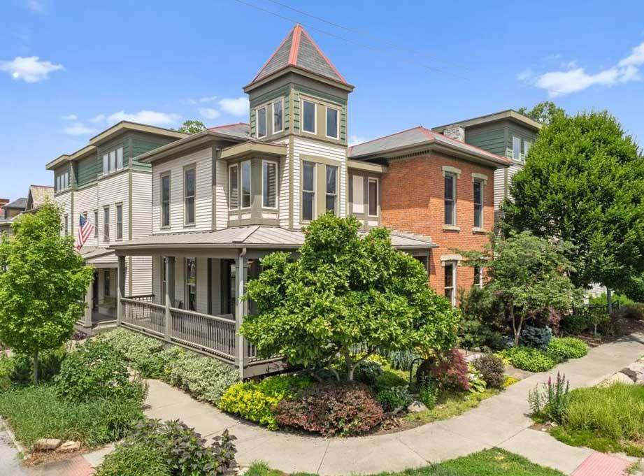 1085 Highland Street - Photo 1