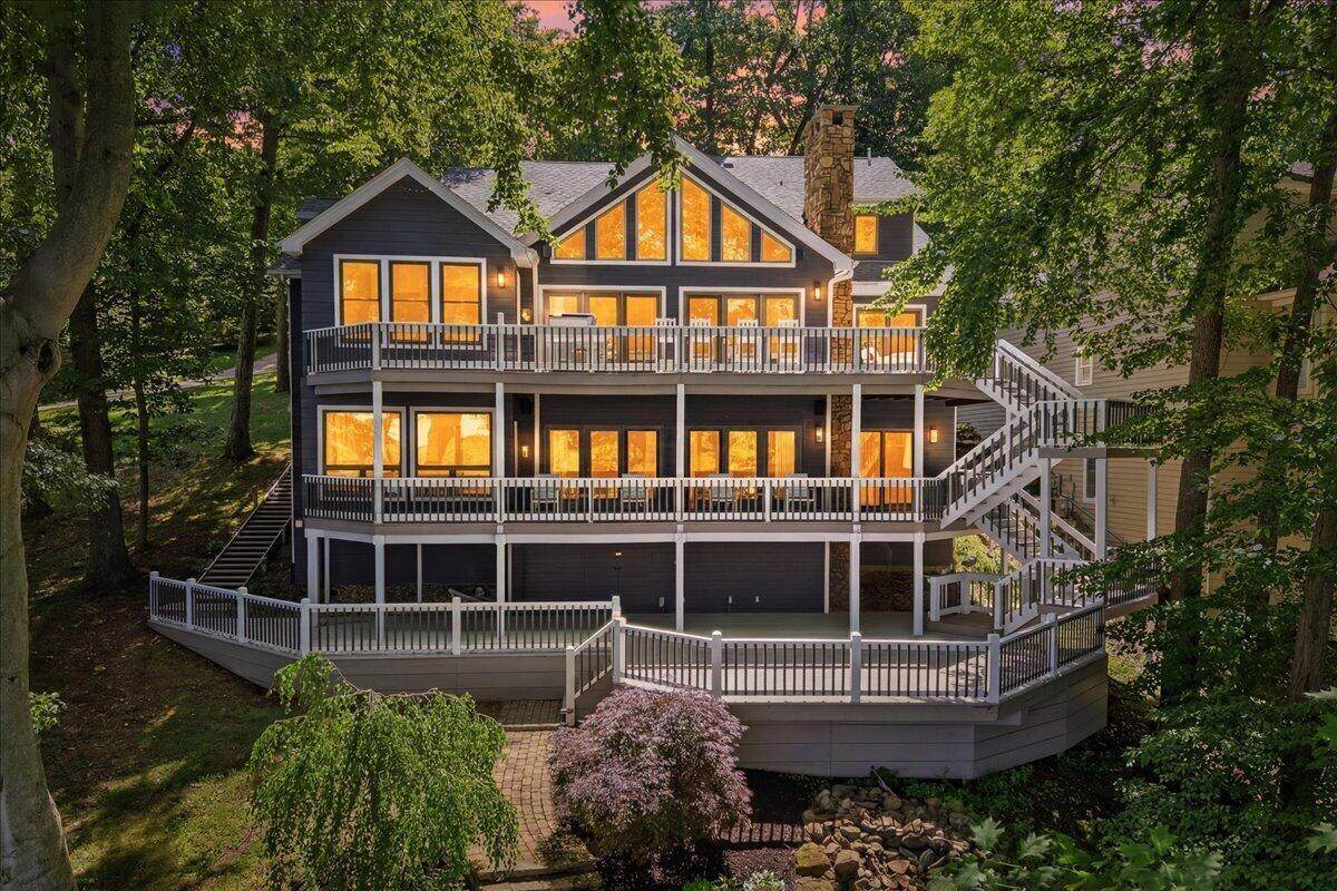 657 King Beach Drive - Photo 1