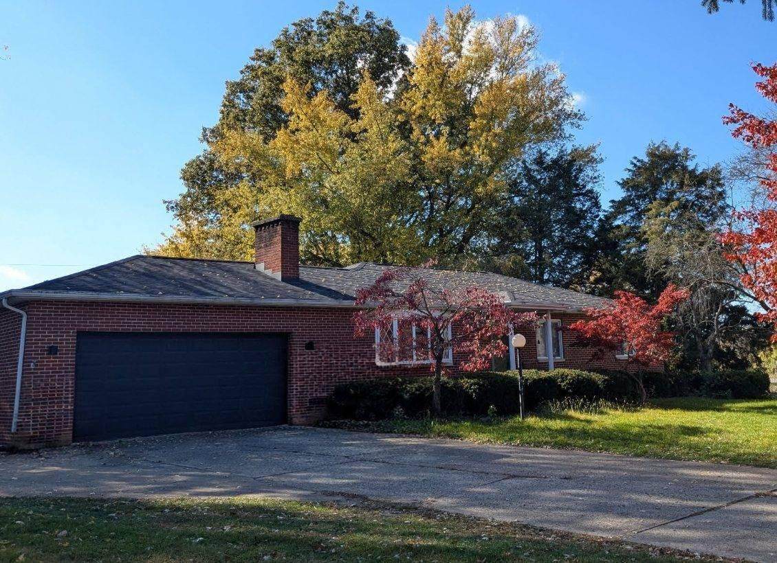 5025 Bixby Road - Photo 1