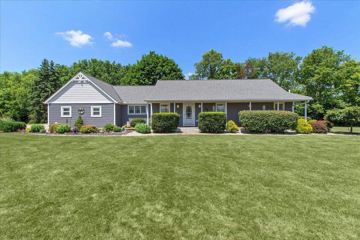 8306 Township Road 166 - Photo 1