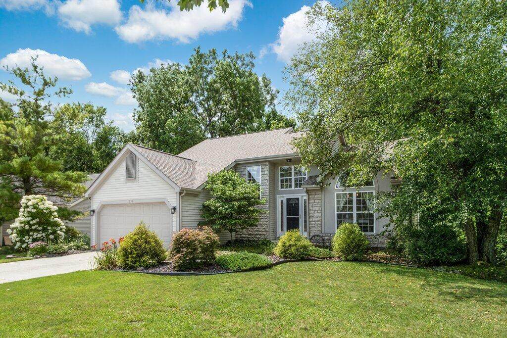 231 Hawthorn Boulevard - Photo 1