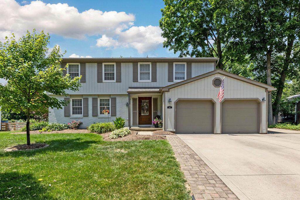 977 Danvers Avenue - Photo 1