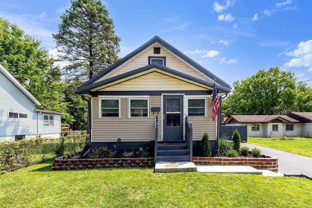 226 Collingwood Avenue - Photo 1