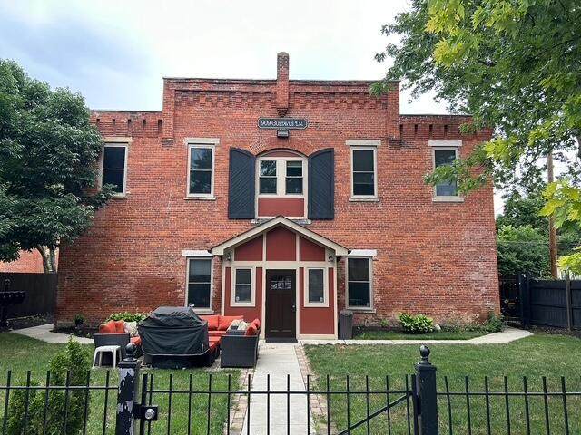 909-B Gustavus Lane - Photo 1