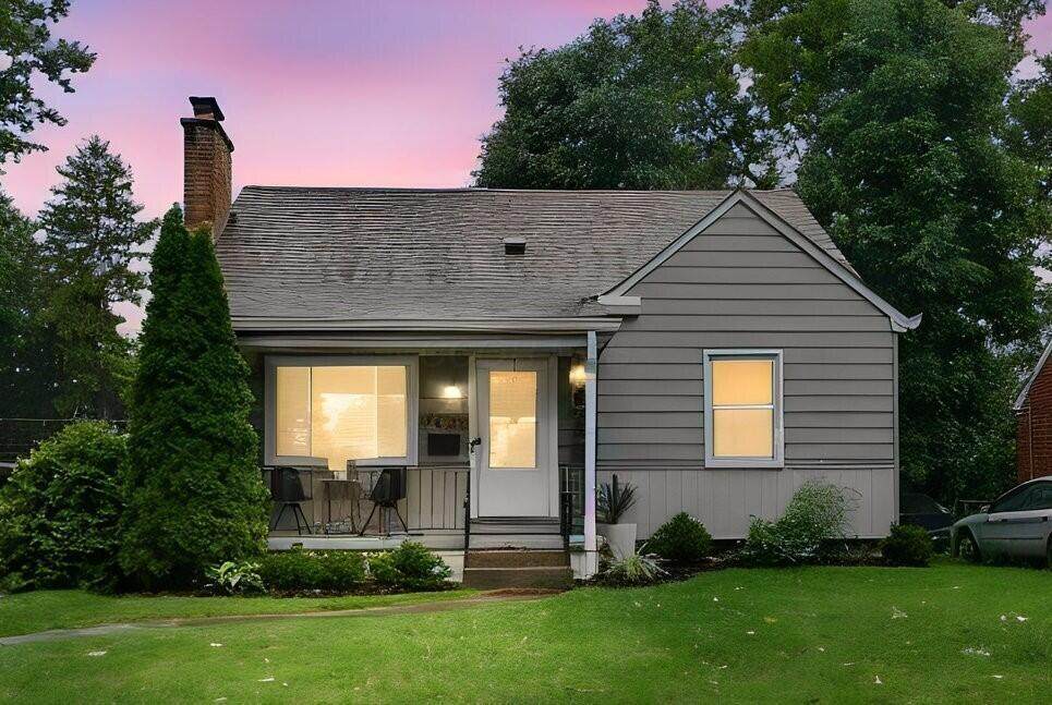 3015 Oaklawn Street - Photo 1