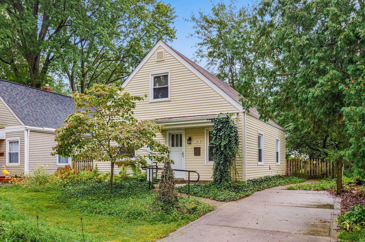 291 Lincoln Avenue - Photo 1