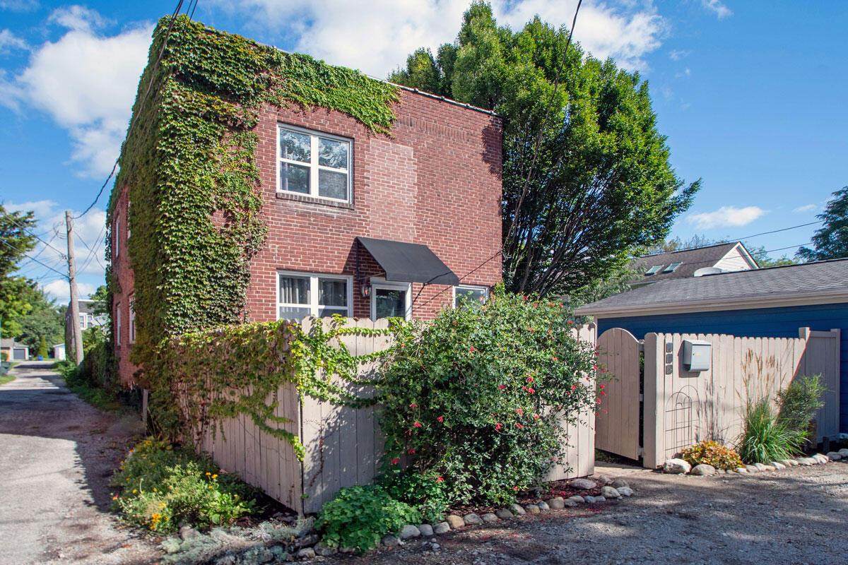 368 Frankfort Street - Photo 1