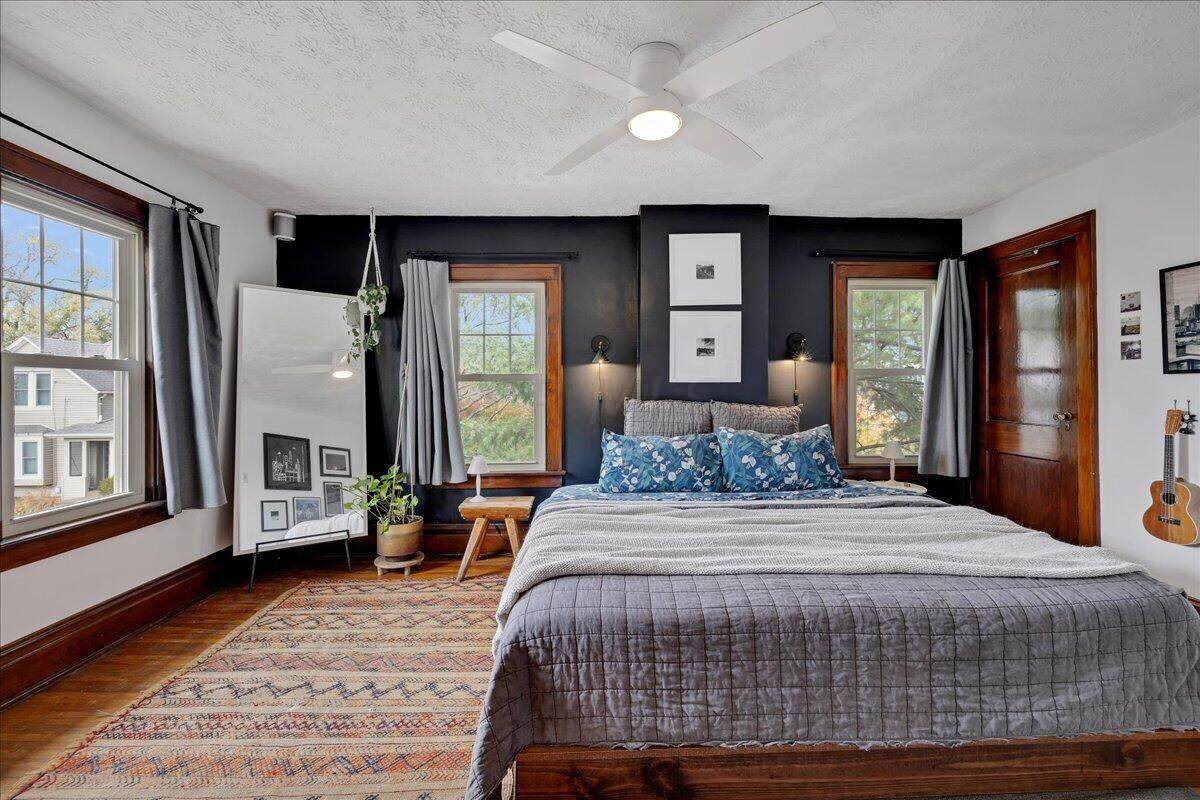 905 College Avenue - Photo 1