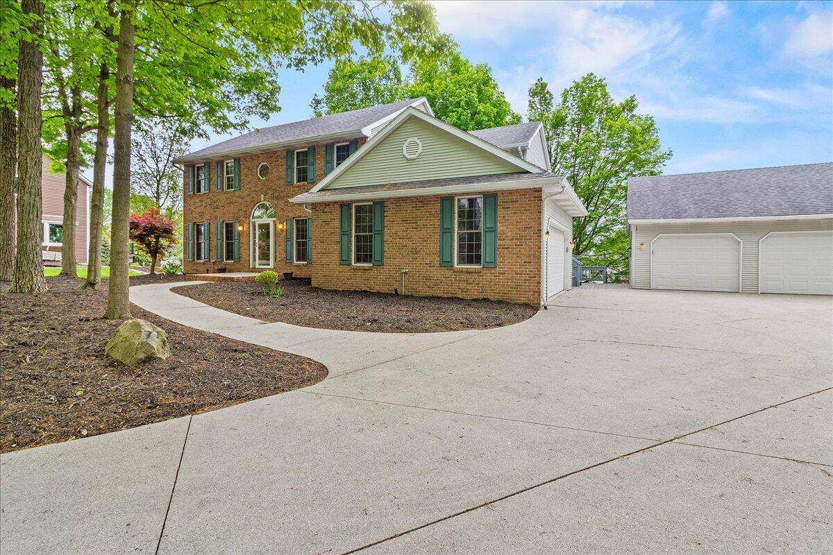 1312 Glenview Circle - Photo 1