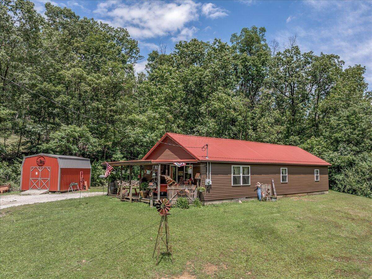 100 Camelin Hill Road - Photo 1