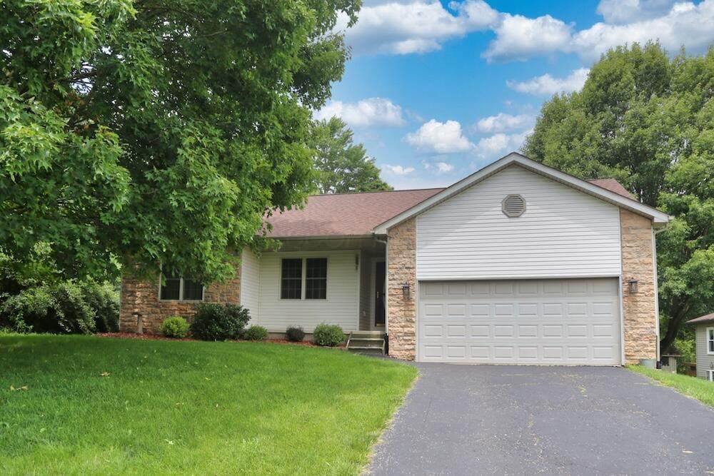 264 Ridgeway Drive - Photo 1