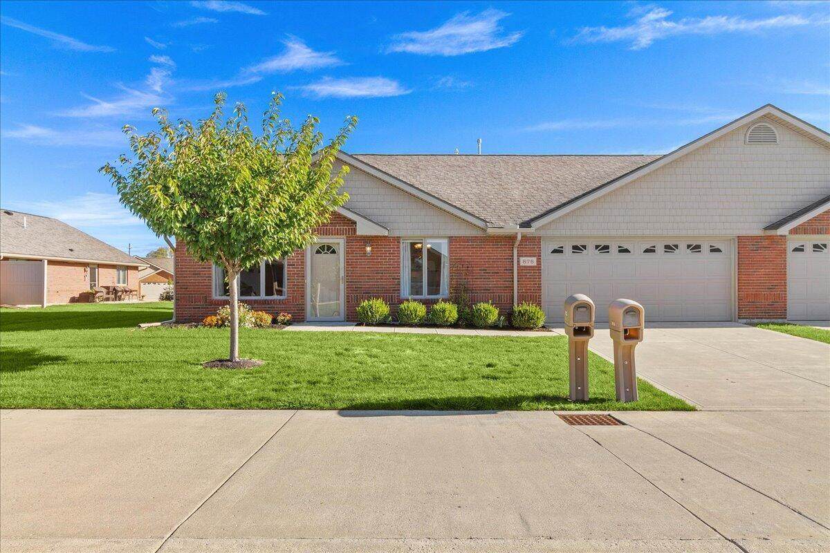 876 Hickory Hill Drive - Photo 1