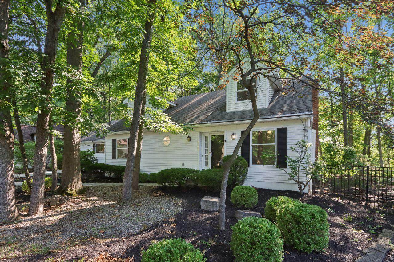 730 Mohican Way - Photo 1