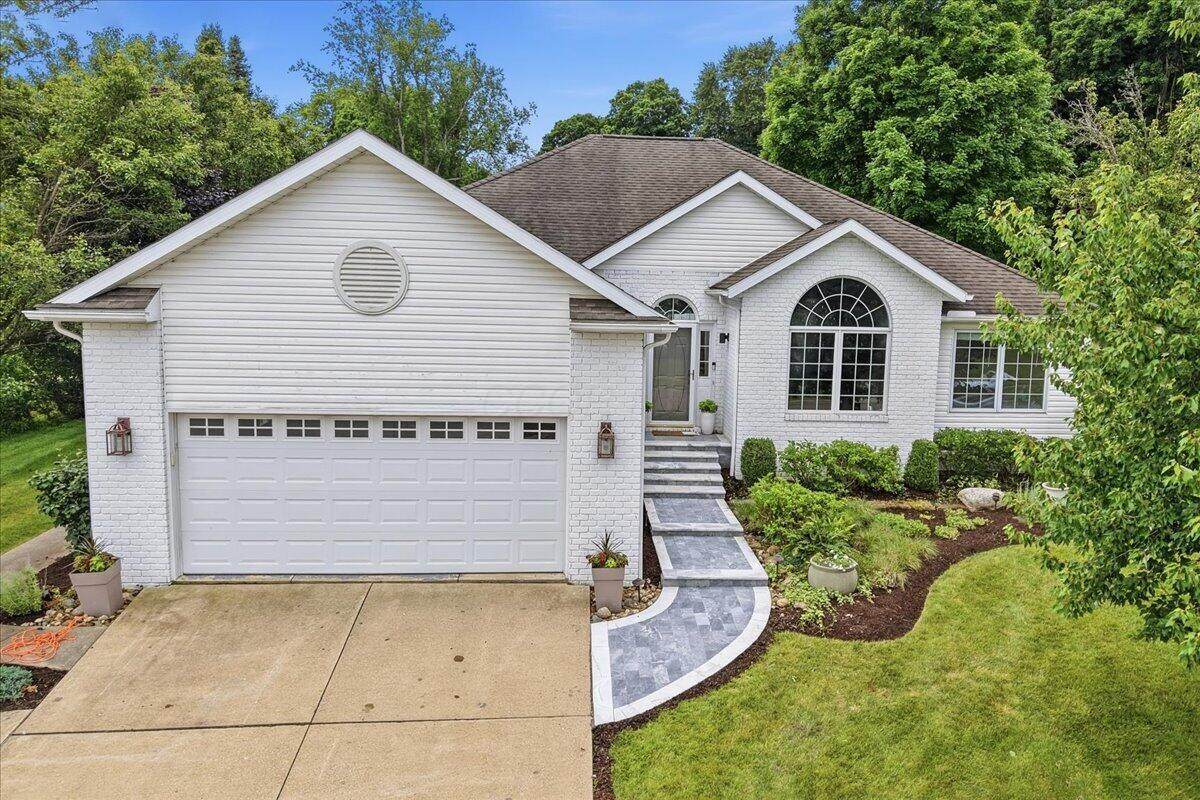 53 Woodlake Trail - Photo 1
