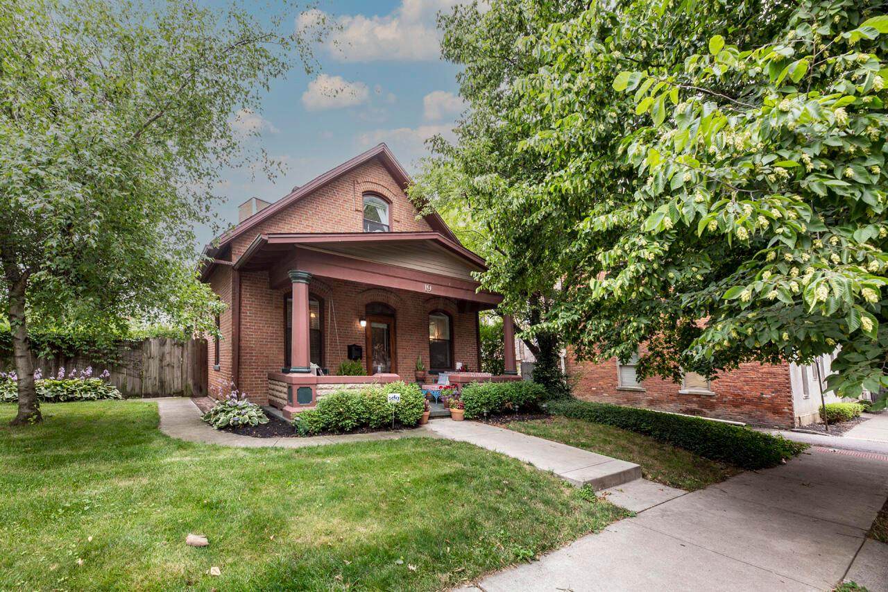 19 Third Avenue - Photo 1