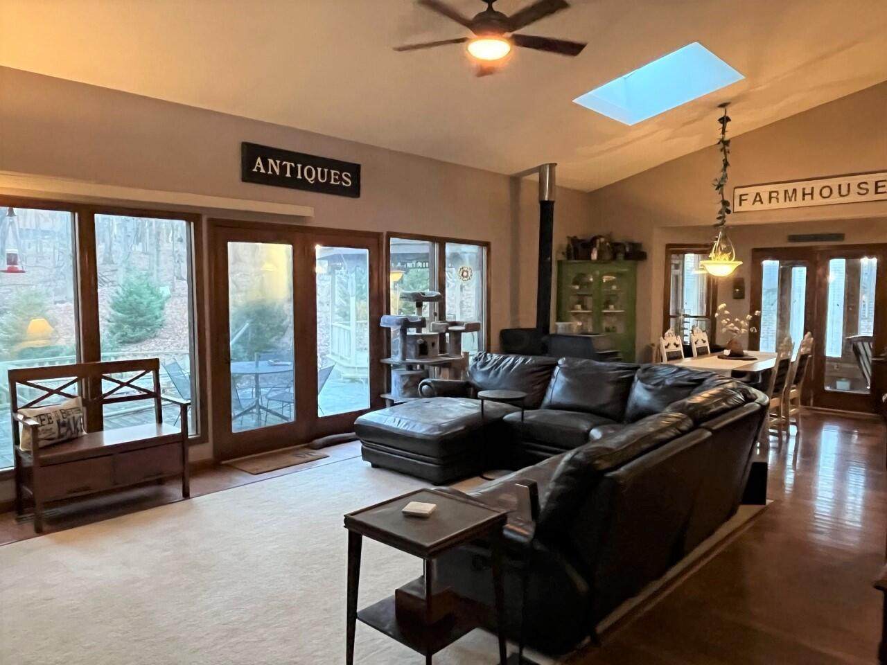 113 Cherokee Lane - Photo 1