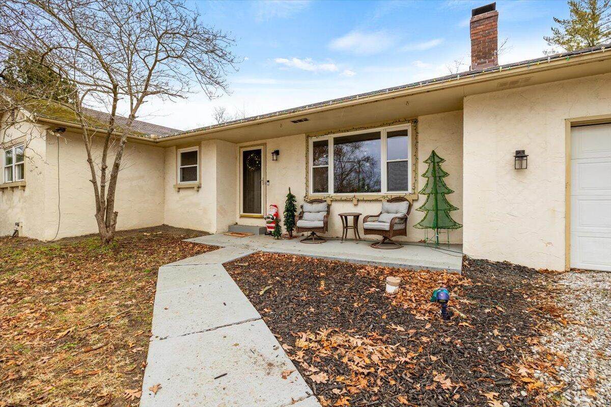 5540 London Groveport Road - Photo 1