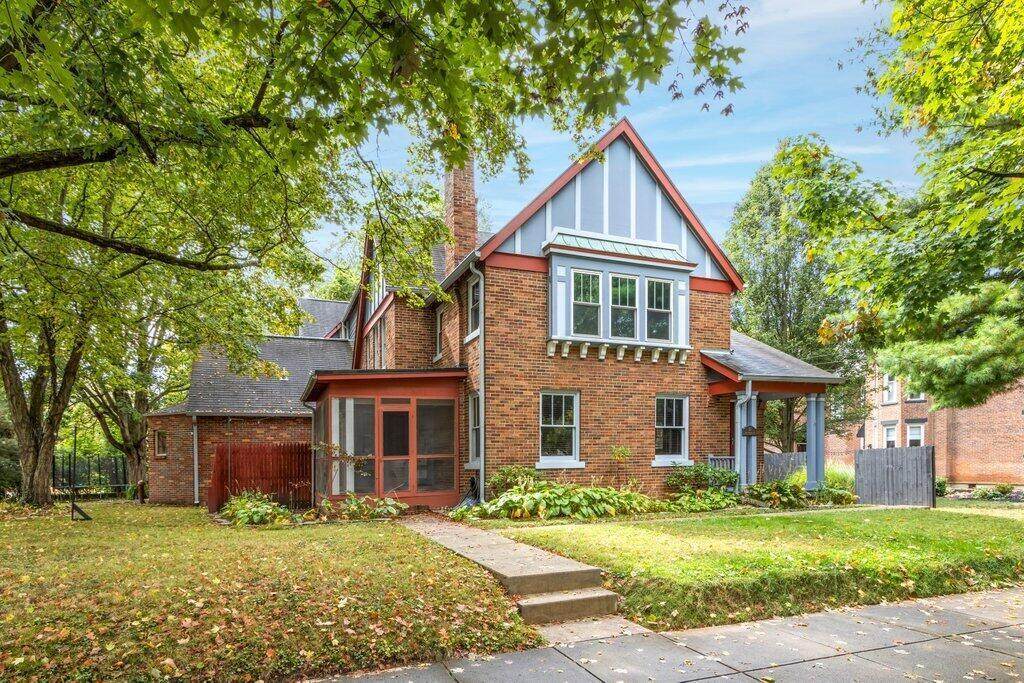 53 College Avenue - Photo 1