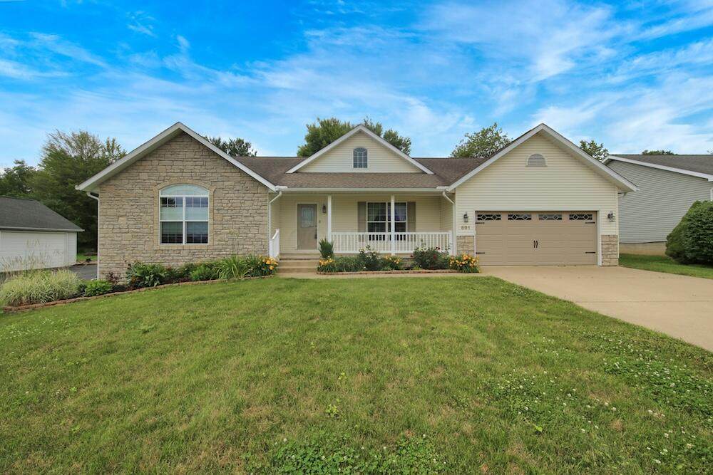 891 Fairway Drive - Photo 1