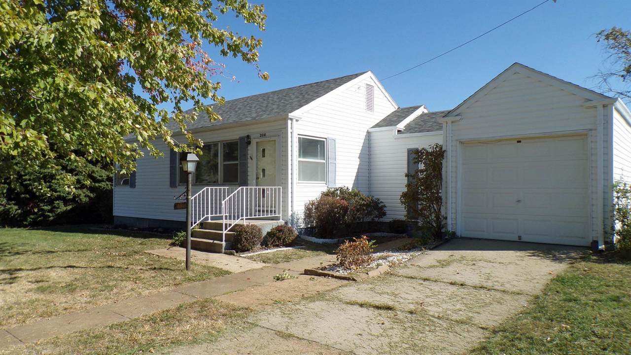 2061 44TH AVENUE - Photo 1