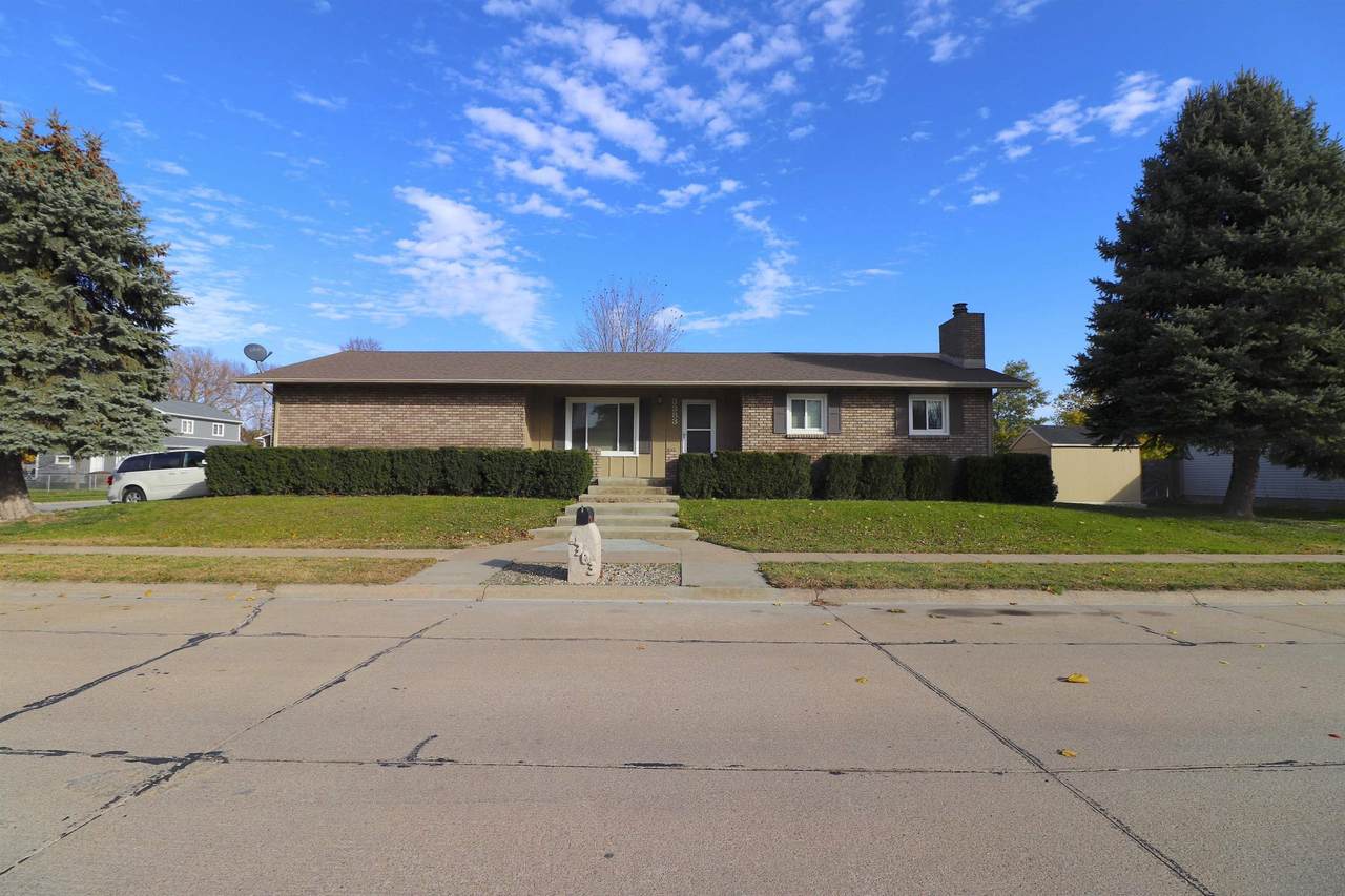 3383 36TH AVENUE - Photo 1