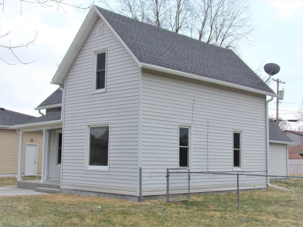 1319 9TH STREET - Photo 1