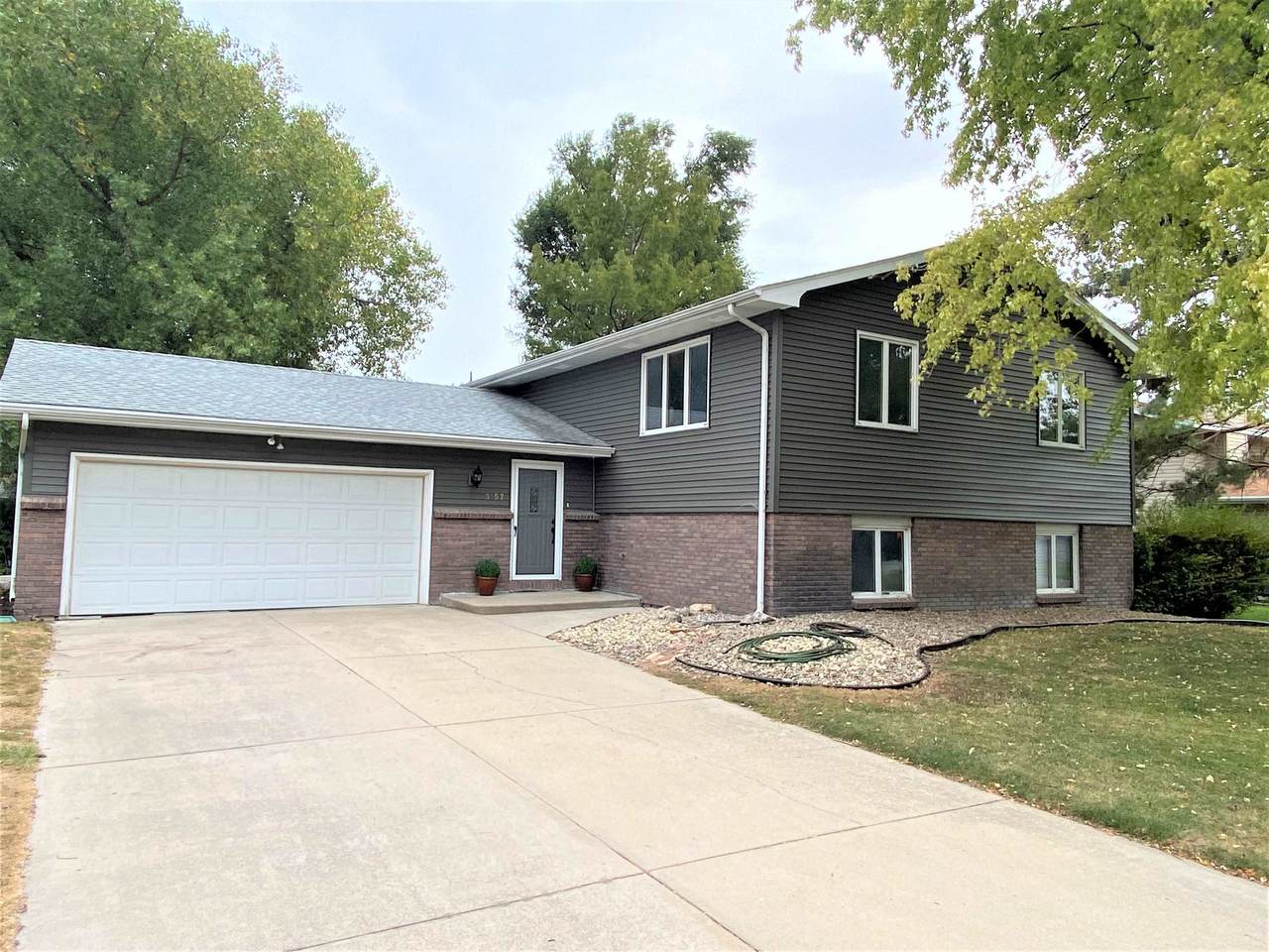 3157 21ST AVENUE - Photo 1