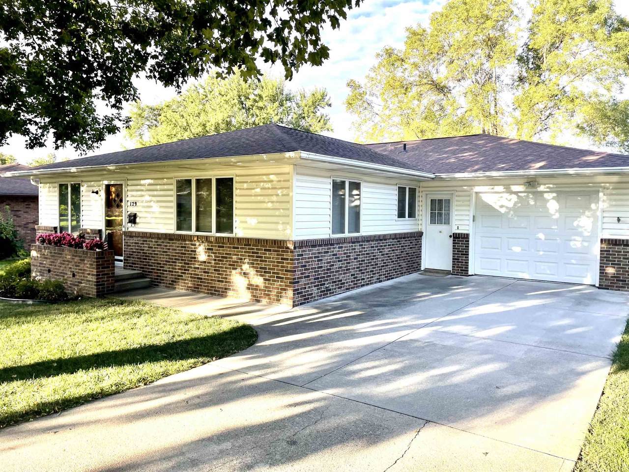 129 Ash Street - Photo 1