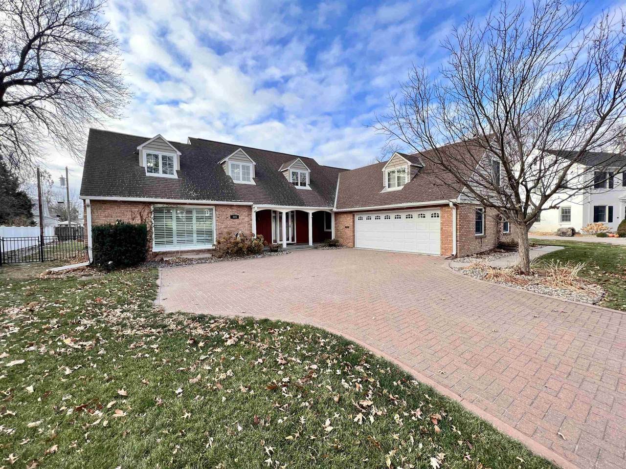 105 Parkway - Photo 1