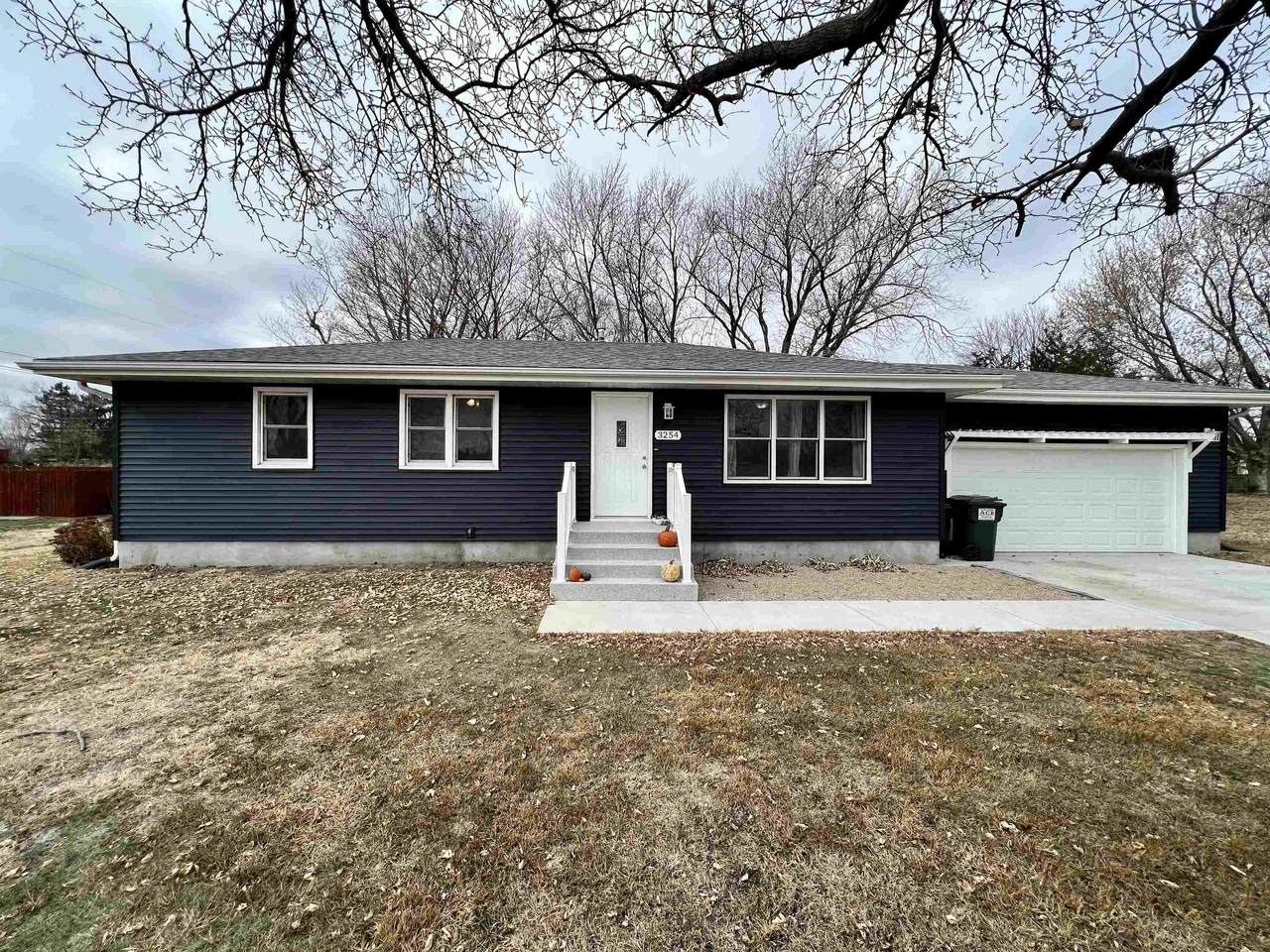 3254 17TH AVENUE - Photo 1