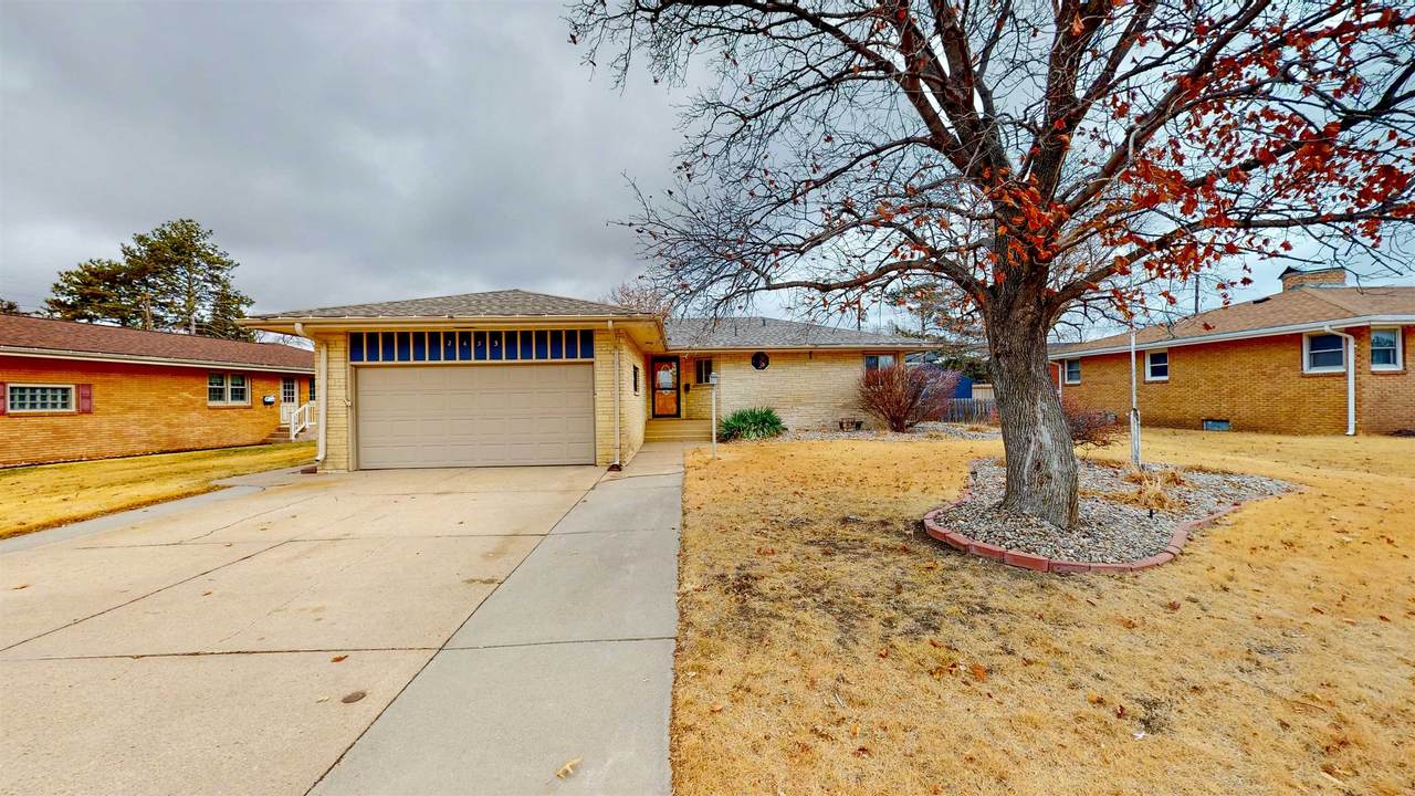 2453 Pershing Road - Photo 1