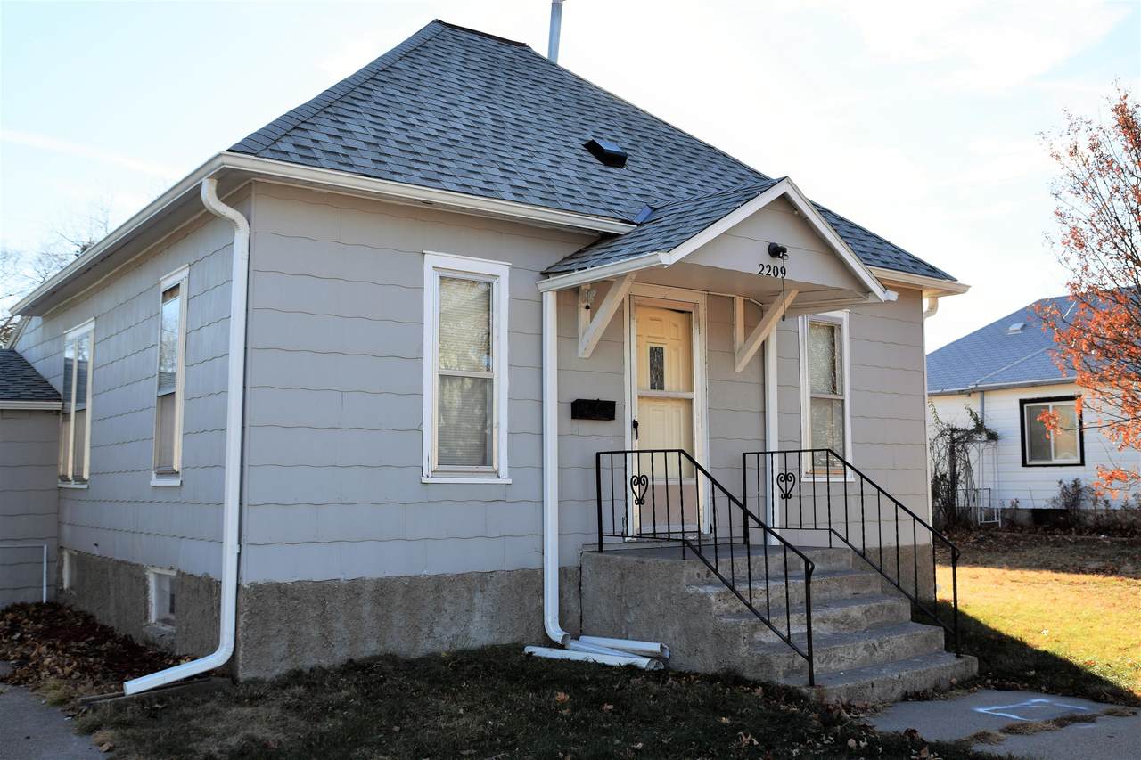 2209 19TH STREET - Photo 1