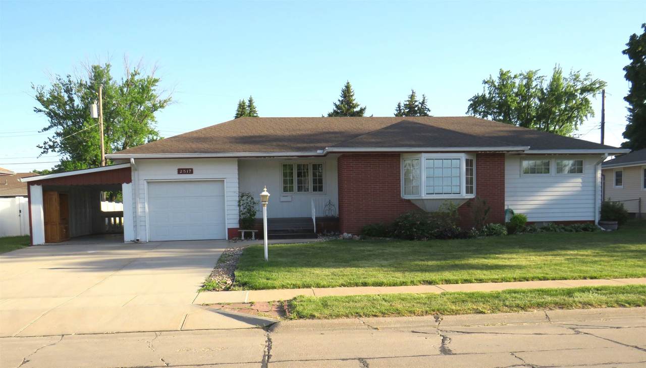 2517 31st Street - Photo 1