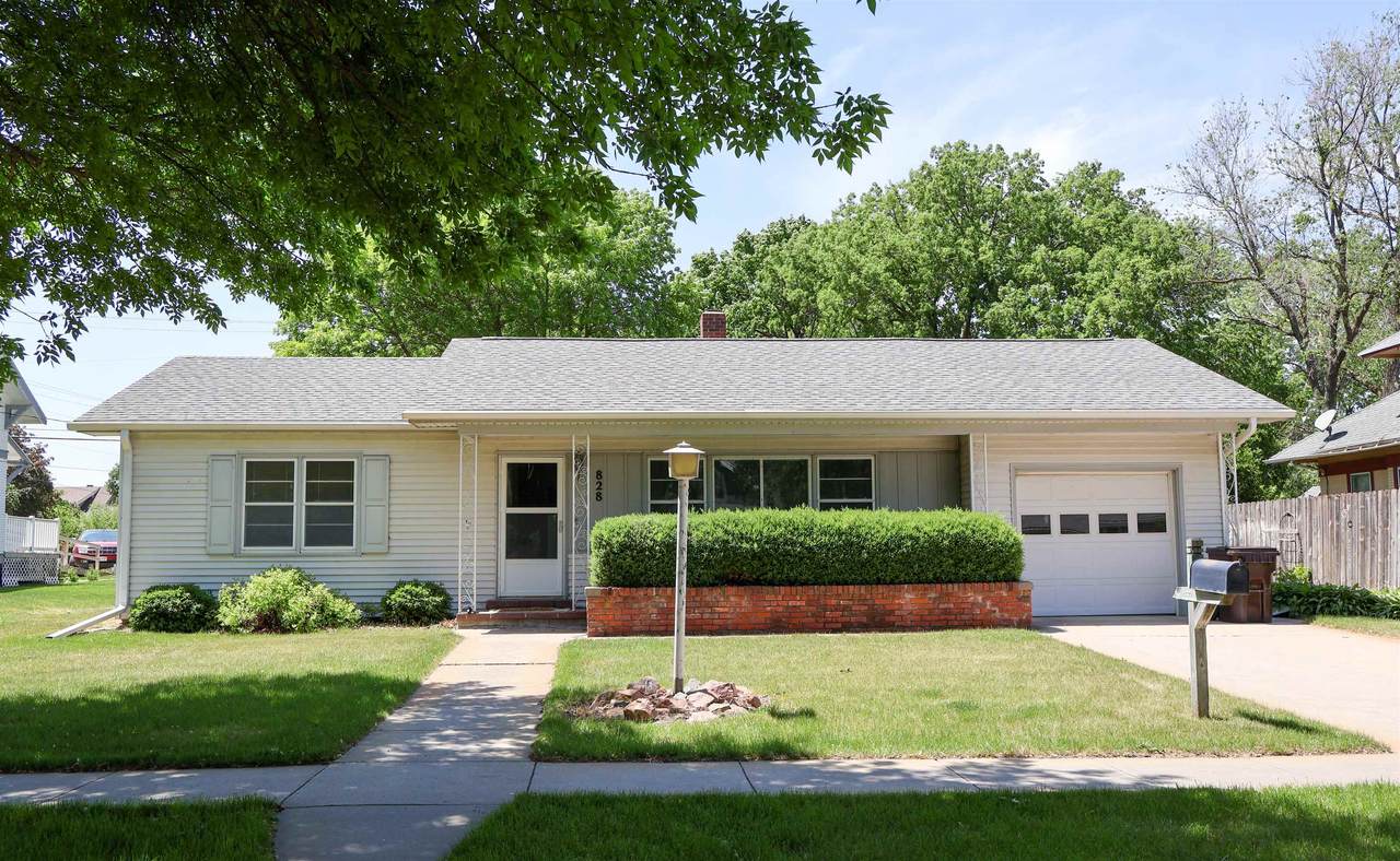 828 3rd Street - Photo 1