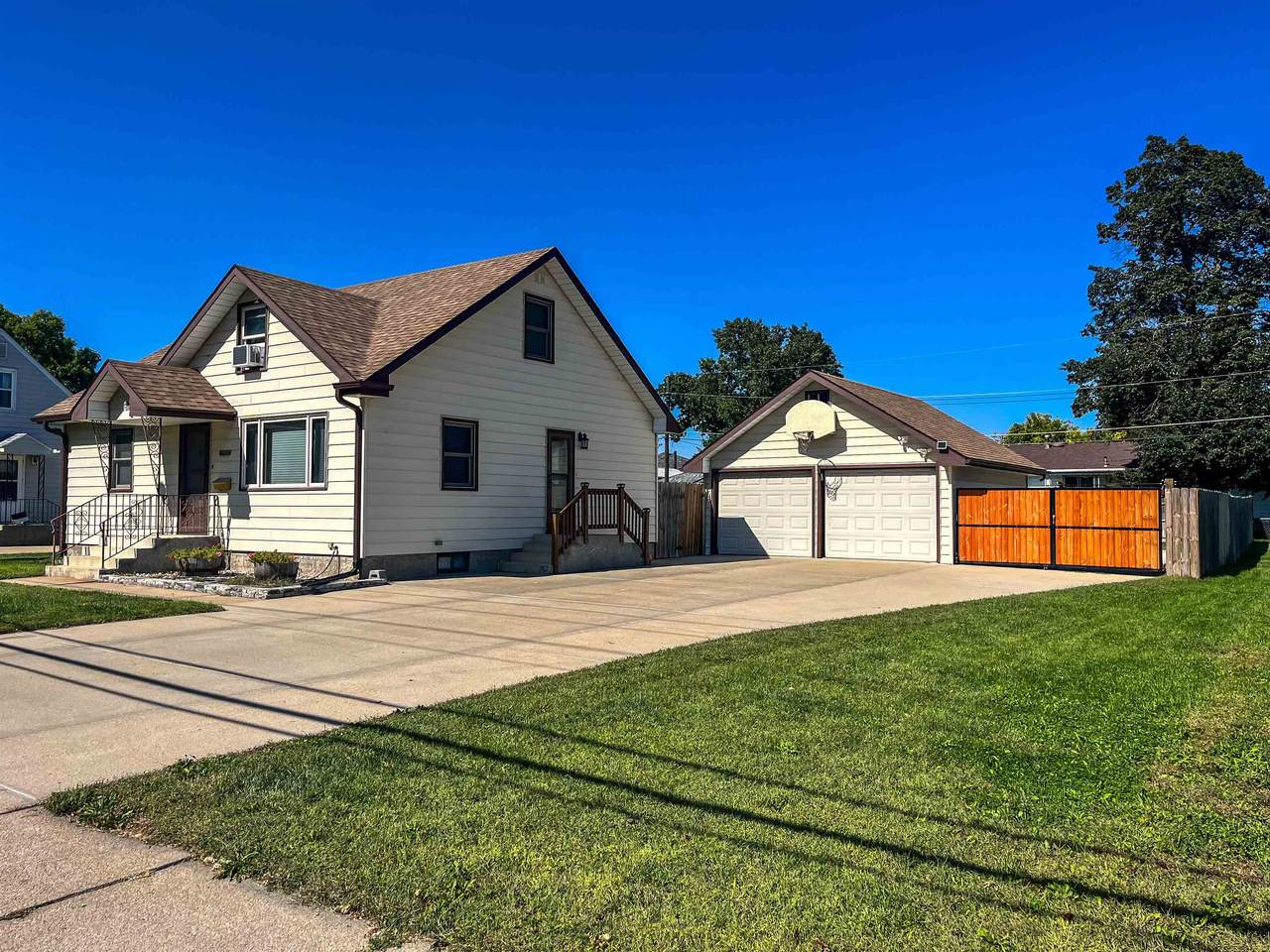 3412 27th Street - Photo 1