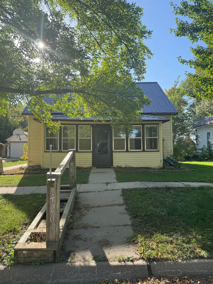 420 Madison Street - Photo 1